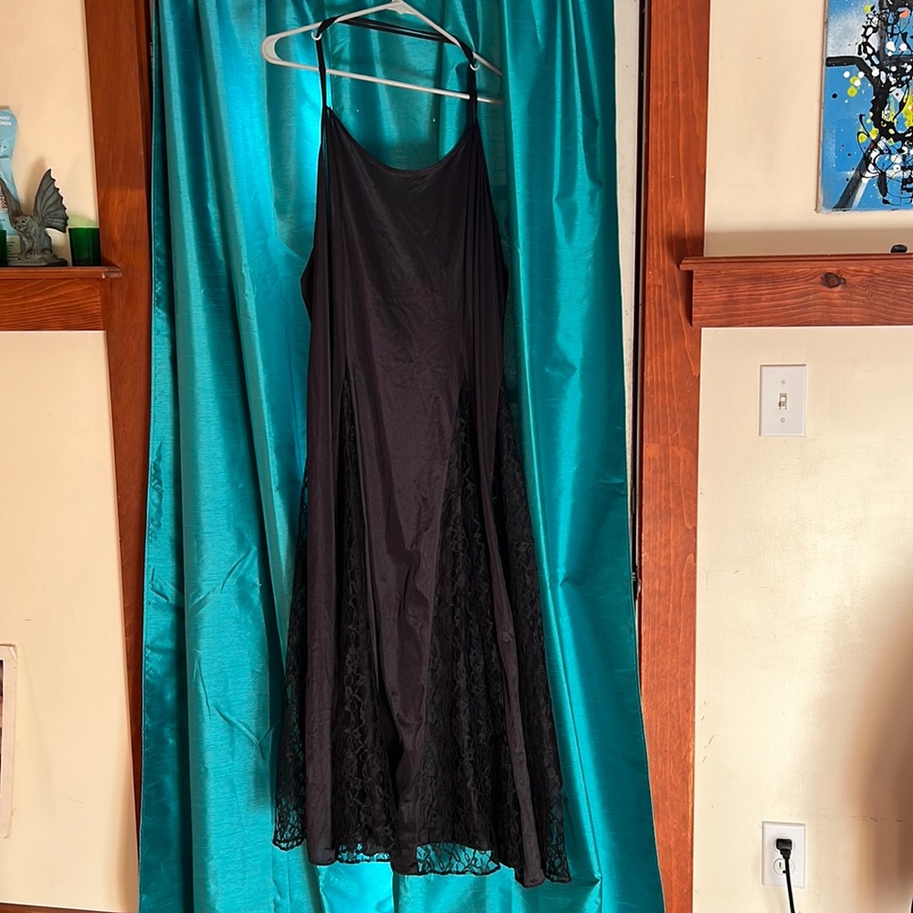 Petra Fashions maxi night gown black sateen with lace panels size 2XL Womens